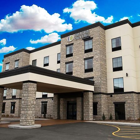 Cobblestone Hotel & Suites - Two Rivers Екстериор снимка